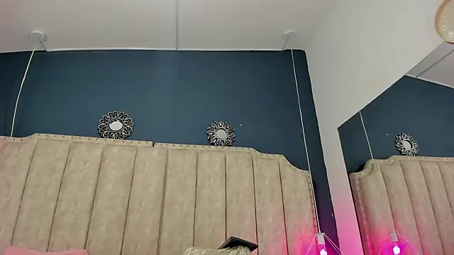 Snapshot of ShanelWest chatting on 01/09/25, 04:17 ShanelWest online show from 01/09/25, 04:17