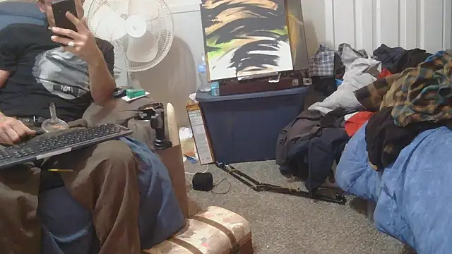 Snapshot of TheOneYouLove69 chatting on 02/17/25, 09:03 TheOneYouLove69 online show from 02/17/25, 09:03