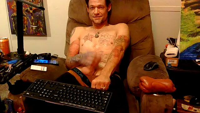 Snapshot of TheOneYouLove69 chatting on 03/14/25, 11:12 TheOneYouLove69 online show from 03/14/25, 11:12