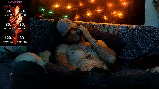 Snapshot of TheOneYouLove69 chatting on 09/17/25, 09:16 TheOneYouLove69 online show from 09/17/25, 09:16