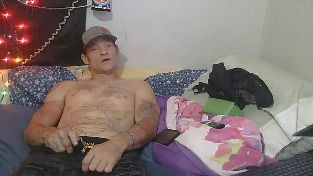 Snapshot of TheOneYouLove69 chatting on 10/09/25, 06:44 TheOneYouLove69 online show from 10/09/25, 06:44