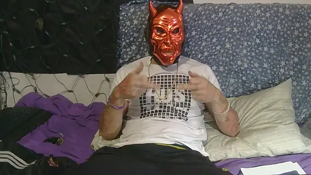 Snapshot of TheOneYouLove69 chatting on 10/22/25, 12:00 TheOneYouLove69 online show from 10/22/25, 12:00