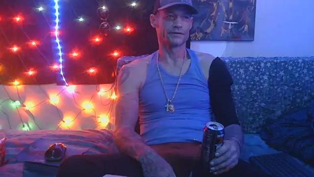 Snapshot of TheOneYouLove69 chatting on 11/03/25, 04:47 TheOneYouLove69 online show from 11/03/25, 04:47