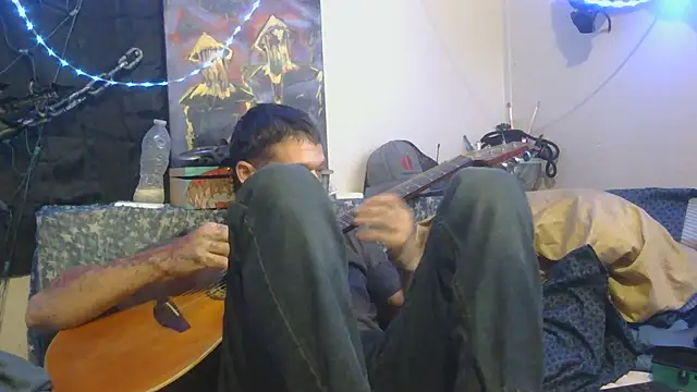 Snapshot of TheOneYouLove69 chatting on 11/16/25, 07:08 TheOneYouLove69 online show from 11/16/25, 07:08