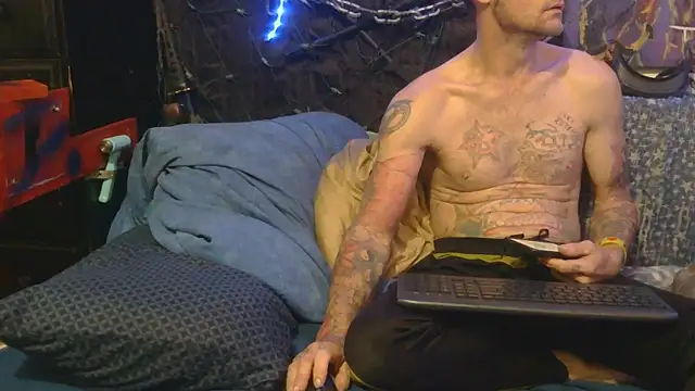 Snapshot of TheOneYouLove69 chatting on 11/20/25, 09:14 TheOneYouLove69 online show from 11/20/25, 09:14