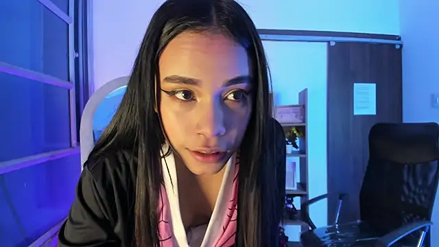 Jasmin Skinny online show from 10/31/25, 03:40