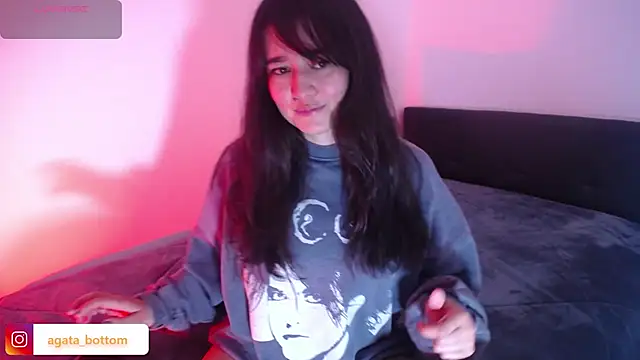 Snapshot of NewAgatha_Bolton chatting on 11/24/25, 09:25 NewAgatha Bolton online show from 11/24/25, 09:25