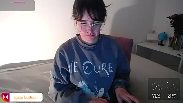 Snapshot of NewAgatha_Bolton chatting on 12/13/25, 11:32 NewAgatha Bolton online show from 12/13/25, 11:32