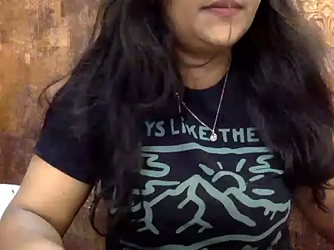 Snapshot of HaaniKaur chatting on 03/10/25, 09:21 HaaniKaur online show from 03/10/25, 09:21