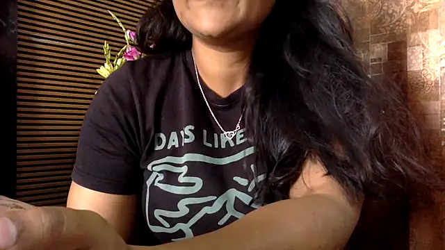 HaaniKaur online show from 02/16/26, 08:54