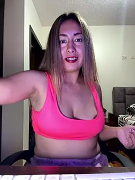 Snapshot of xLadyScarlettx chatting on 12/07/24, 11:56 xLadyScarlettx online show from 12/07/24, 11:56