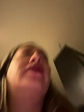 Snapshot of xLadyScarlettx chatting on 12/08/24, 03:00 xLadyScarlettx online show from 12/08/24, 03:00