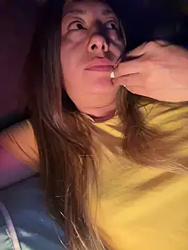 Snapshot of xLadyScarlettx chatting on 12/30/24, 03:03 xLadyScarlettx online show from 12/30/24, 03:03