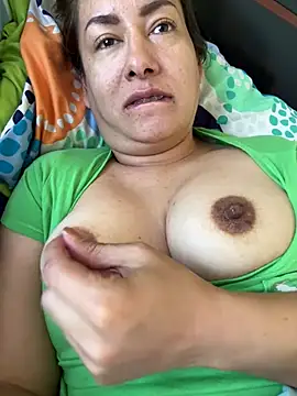 Snapshot of xLadyScarlettx chatting on 01/20/25, 01:00 xLadyScarlettx online show from 01/20/25, 01:00