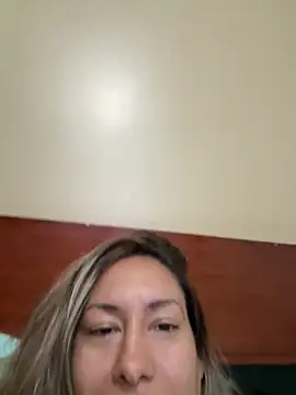 Snapshot of xLadyScarlettx chatting on 02/12/25, 02:35 xLadyScarlettx online show from 02/12/25, 02:35