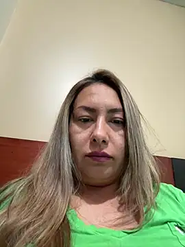 Snapshot of xLadyScarlettx chatting on 02/13/25, 01:19 xLadyScarlettx online show from 02/13/25, 01:19