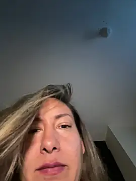 Snapshot of xLadyScarlettx chatting on 02/17/25, 05:04 xLadyScarlettx online show from 02/17/25, 05:04