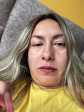 Snapshot of xLadyScarlettx chatting on 02/18/25, 09:20 xLadyScarlettx online show from 02/18/25, 09:20