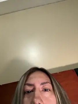 Snapshot of xLadyScarlettx chatting on 02/19/25, 02:44 xLadyScarlettx online show from 02/19/25, 02:44