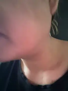 Snapshot of xLadyScarlettx chatting on 02/23/25, 02:04 xLadyScarlettx online show from 02/23/25, 02:04