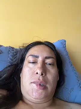 Snapshot of xLadyScarlettx chatting on 10/16/25, 05:36 xLadyScarlettx online show from 10/16/25, 05:36