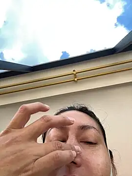 Snapshot of xLadyScarlettx chatting on 10/26/25, 03:29 xLadyScarlettx online show from 10/26/25, 03:29