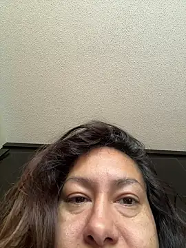 Snapshot of xLadyScarlettx chatting on 10/28/25, 01:36 xLadyScarlettx online show from 10/28/25, 01:36