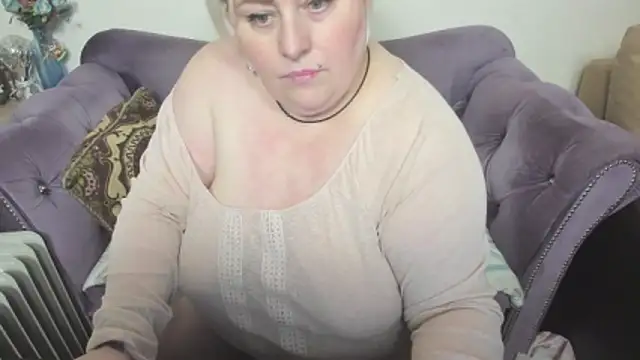 fashiona online show from 12/23/25, 09:29