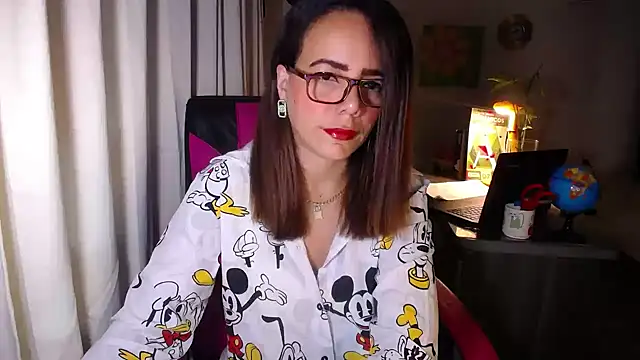 Snapshot of danielle_rose_1 chatting on 04/26/26, 04:04 danielle rose 1 online show from 04/26/26, 04:04