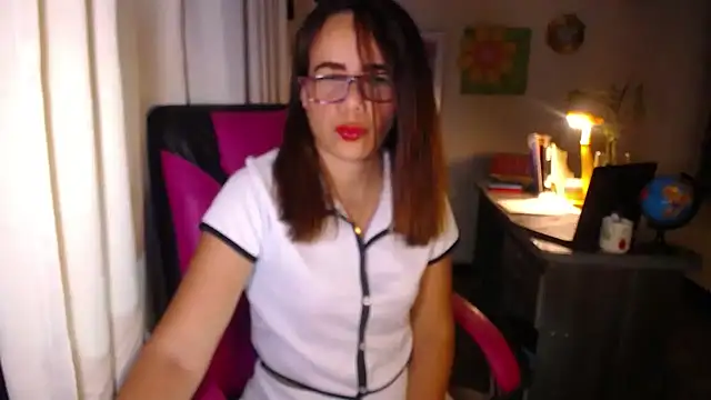 Snapshot of danielle_rose_1 chatting on 05/23/26, 03:27 danielle rose 1 online show from 05/23/26, 03:27
