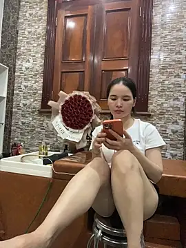 Snapshot of LiLi-Kirix99 chatting on 06/07/26, 12:31 LiLi-Kirix99 online show from 06/07/26, 12:31