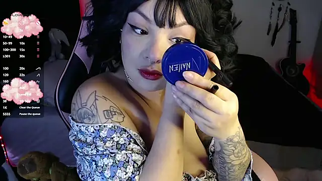 Snapshot of Theprojectsaraa chatting on 11/17/25, 08:14 Theprojectsaraa online show from 11/17/25, 08:14