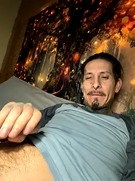 Snapshot of NutP619 chatting on 12/04/25, 06:44 NutP619 online show from 12/04/25, 06:44