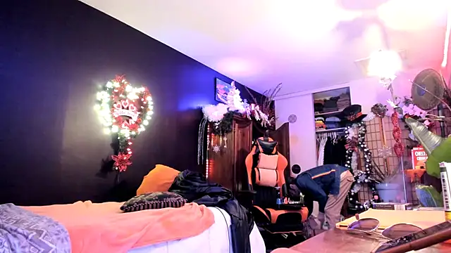 leatherz69 online show from 02/07/25, 11:03