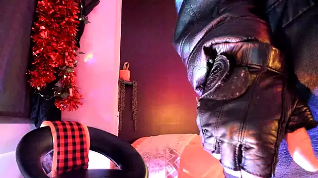 leatherz69 online show from 02/11/25, 01:52