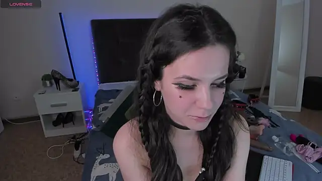 Snapshot of CassieEvans chatting on 12/13/24, 12:50 CassieEvans online show from 12/13/24, 12:50