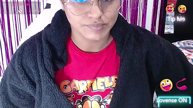 SweetAlmaa online show from 03/11/26, 10:21