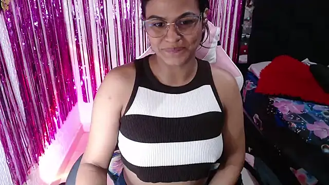 Snapshot of SweetAlmaa chatting on 06/18/26, 11:58 SweetAlmaa online show from 06/18/26, 11:58