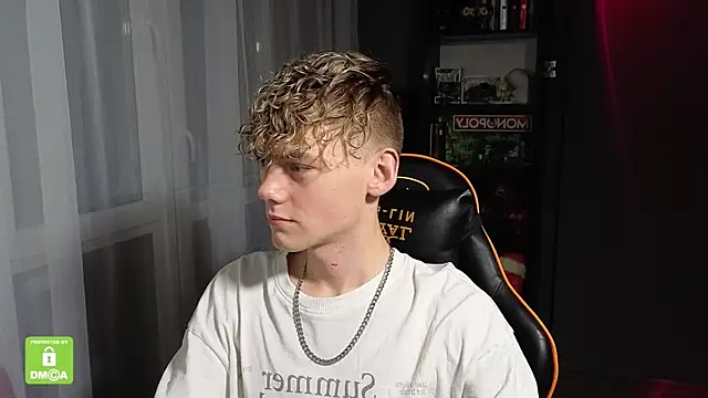 Snapshot of Keytaro chatting on 11/05/25, 10:32 Keytaro online show from 11/05/25, 10:32