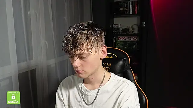 Snapshot of Keytaro chatting on 11/06/25, 03:24 Keytaro online show from 11/06/25, 03:24