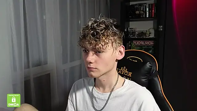 Snapshot of Keytaro chatting on 11/07/25, 02:50 Keytaro online show from 11/07/25, 02:50