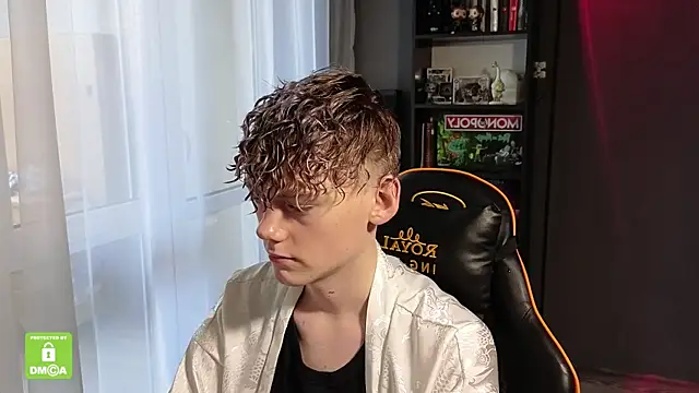 Snapshot of Keytaro chatting on 11/09/25, 12:14 Keytaro online show from 11/09/25, 12:14