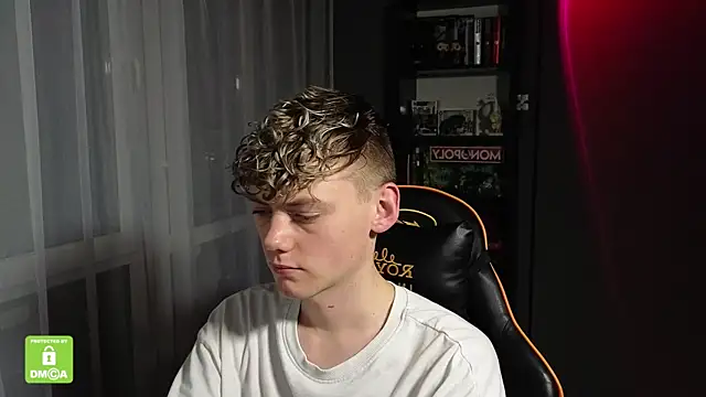 Snapshot of Keytaro chatting on 11/13/25, 10:52 Keytaro online show from 11/13/25, 10:52