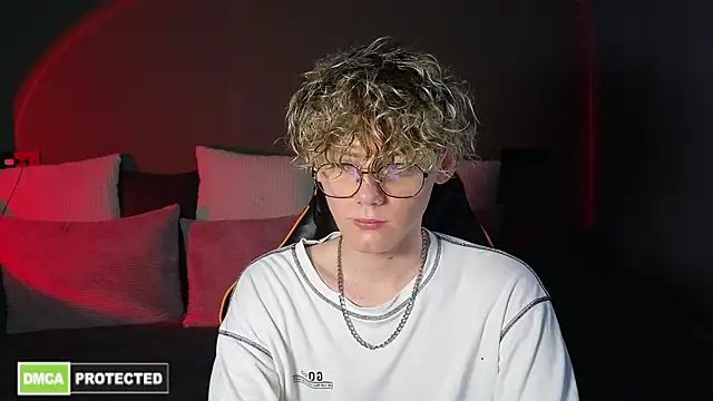 Keytaro online show from 03/24/26, 12:21