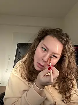 Snapshot of Fancy-Francy chatting on 01/17/25, 10:33 Fancy-Francy online show from 01/17/25, 10:33