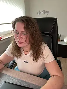 Snapshot of Fancy-Francy chatting on 01/17/25, 01:35 Fancy-Francy online show from 01/17/25, 01:35