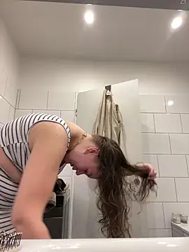 Snapshot of Fancy-Francy chatting on 02/13/25, 08:06 Fancy-Francy online show from 02/13/25, 08:06