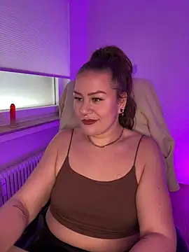 Snapshot of Fancy-Francy chatting on 02/27/25, 12:56 Fancy-Francy online show from 02/27/25, 12:56