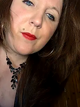 Snapshot of Candy-Desire chatting on 12/21/24, 08:32 Candy-Desire online show from 12/21/24, 08:32