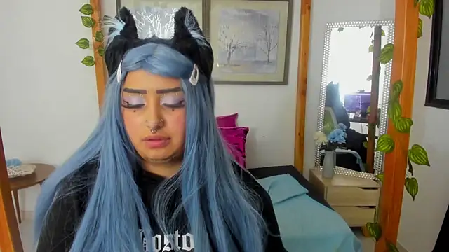 lussyevans24 online show from 03/20/25, 07:47